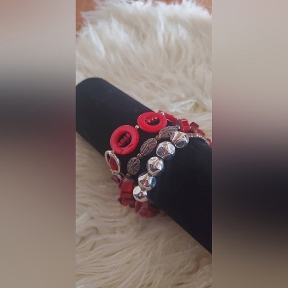 Red coral silver tones beaded Fashion Bracelet Set of 3.🌴 - Picture 2 of 6